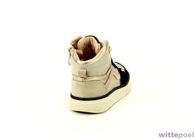 Twins veterboot Bes Bel 995 goud - achterkant rechts - bij Wittepoel
