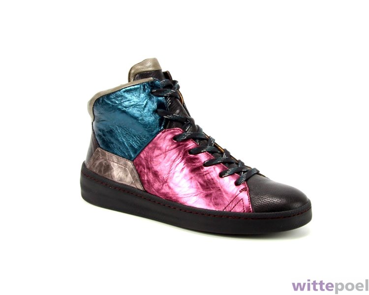 Think veterboot Kumi 0100 zwart - zijkant rechts - bij Wittepoel Think veterboot Kumi 0100 zwart - zijkant rechts - bij Wittepoel