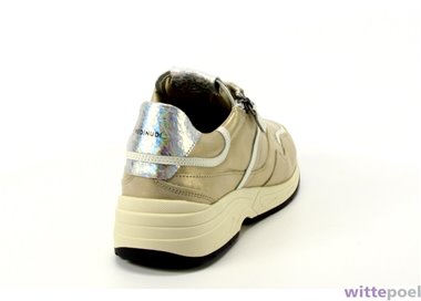 Piedi Nudi sneaker Kara 02.09 beige - achterkant rechts - bij Wittepoel