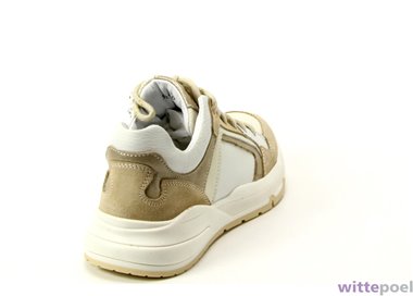 Twins sneaker Pia Palmo 103 beige - achterkant rechts - bij Wittepoel