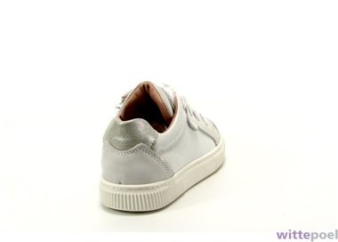 Twins sneaker Merel Maan 500 wit - achterkant rechts - bij Wittepoel