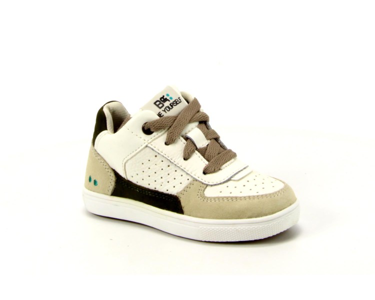 Bunnies jr veterschoen Loran Louw 403 wit Bunnies jr veterschoen Loran Louw 403 wit